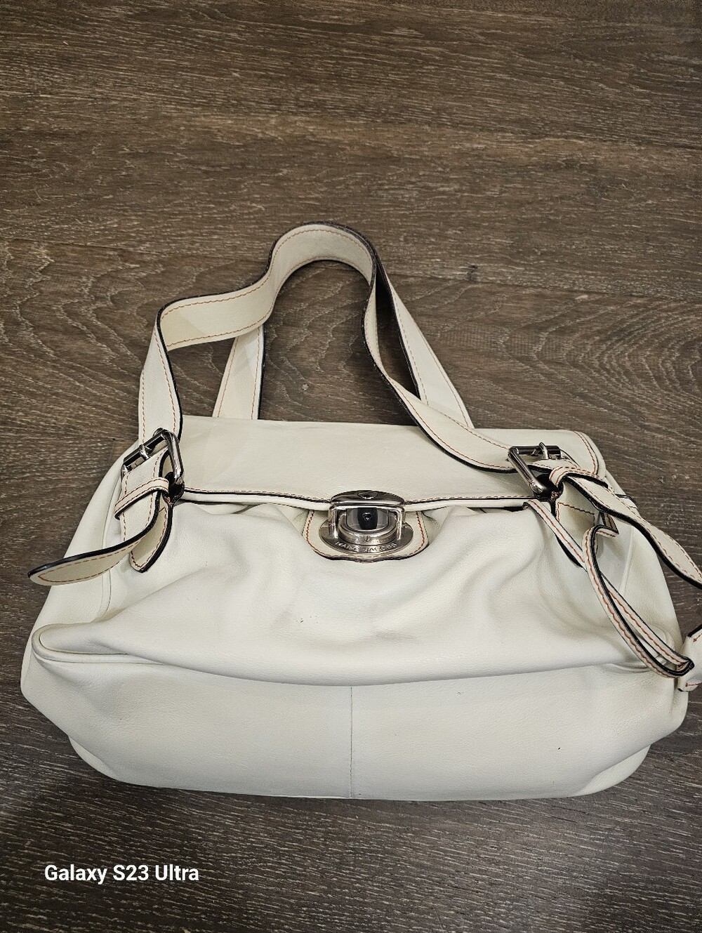 Marc Jacobs Cream Leather Shoulder Bag